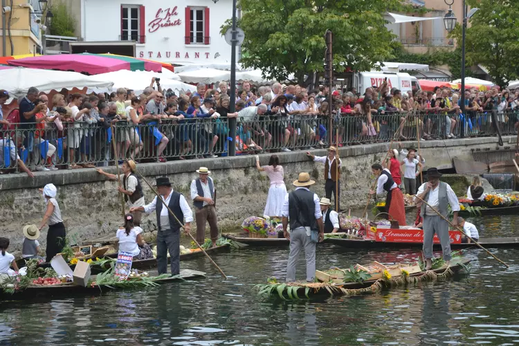 L'Isle sur Sorgue 4 km