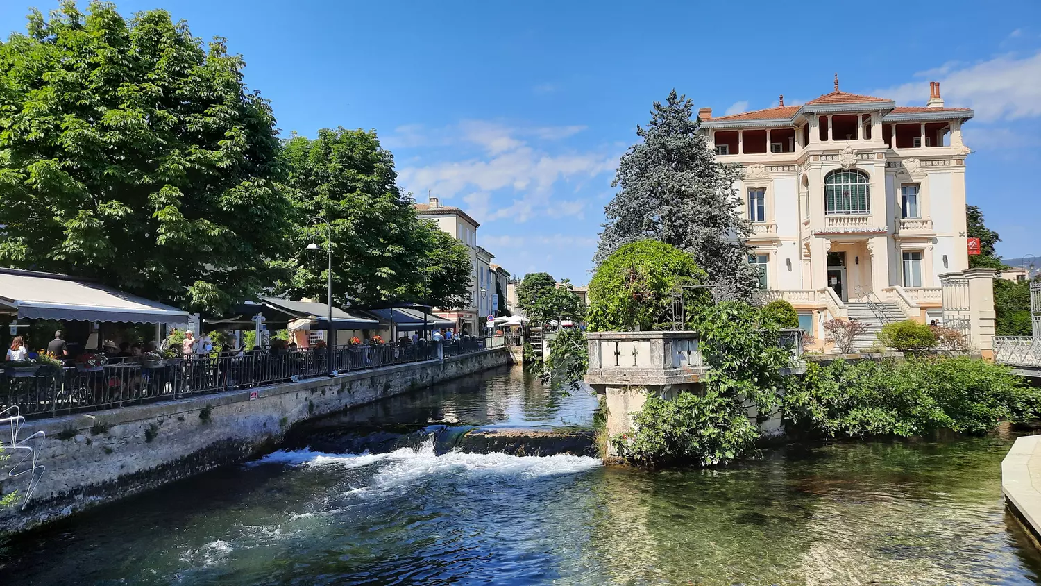 L'Isle-sur-la-Sorgue: the "Venice of Provence"